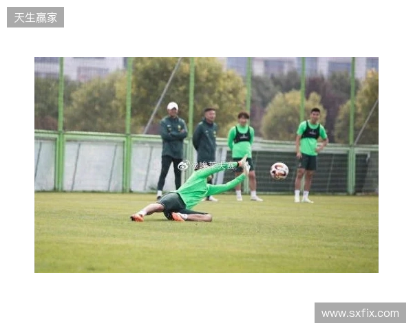 博主:国安下午集结韩佳奇现身,个别球员已从基地搬走私人物品