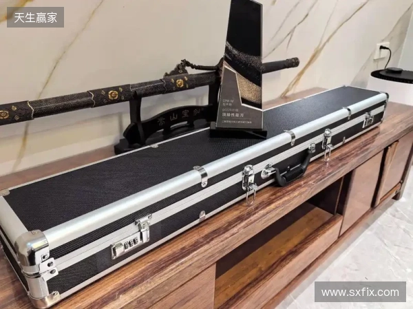 腰横秋水雁翎刀!恭喜CW获得极限之地2025冠军!